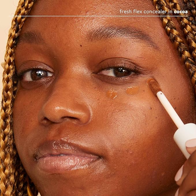 Honest Beauty Fresh Flex Concealer with Niacinamide + Vitamin E + Hyaluronic Acid | Vegan + Cruelty free | Cocoa, 0.17 fl oz